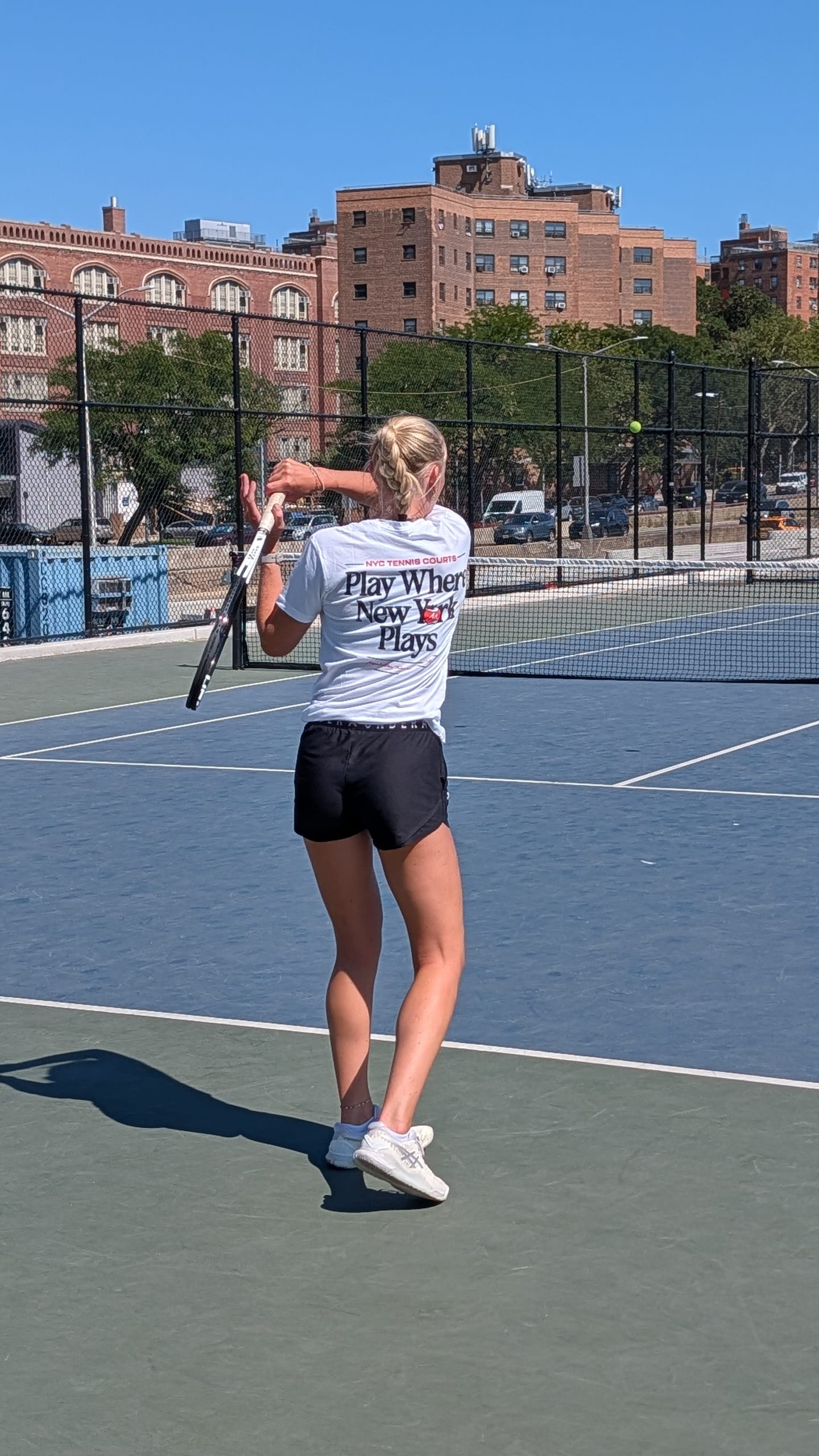Ine playing at Brian Watkins Tennis Center during the MTA x Hydracourt morning